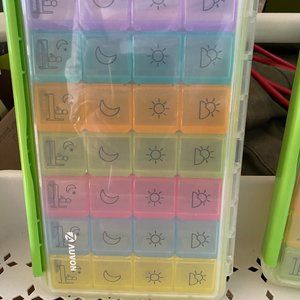 1 Week Pill Organizer 4 x per day - Travel Ready